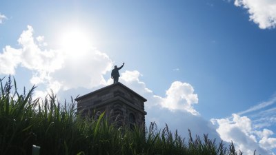 Защо обвиняваме небето за проблемите си (и понякога сме прави)