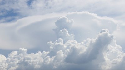 Какво ни казват облачните слоеве за движението на въздуха нагоре