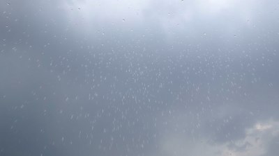 Защо влагата в атмосферата не винаги води до дъжд