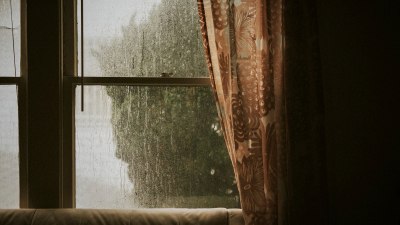 Как времето винаги разбира, че тъкмо сте измили прозорците