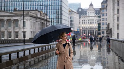 Наблюдаване на бури: Когато лошото време се превръща в най-доброто шоу в града